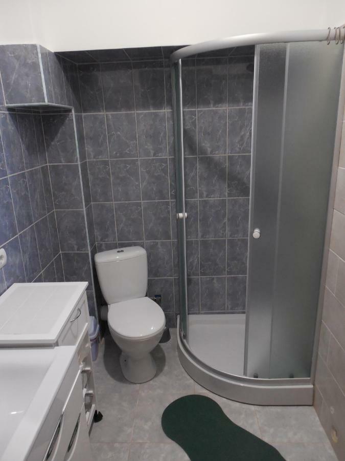 Apartment Orgelsaal Chernivtsi Exterior foto