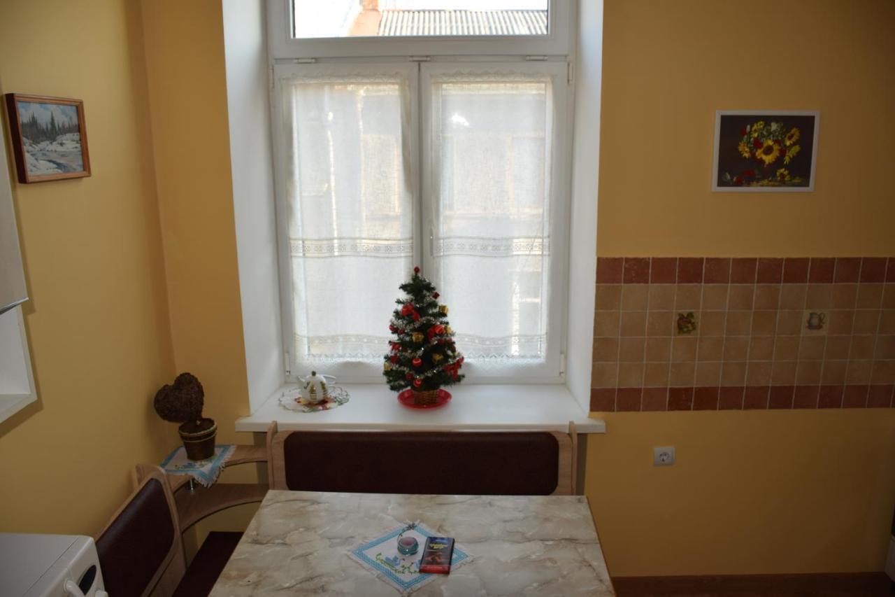 Apartment Orgelsaal Chernivtsi Exterior foto
